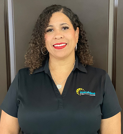 Photo of the office manager, Shantel Wilson, at Sunshine Dental